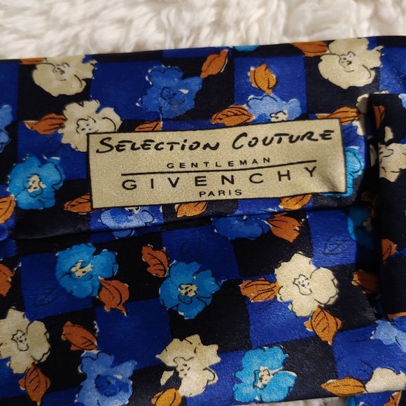 Givenchy Selection Couture #0210 100% Silk Showy Blue Rose Gentlemans Tie - Picture 5 of 9